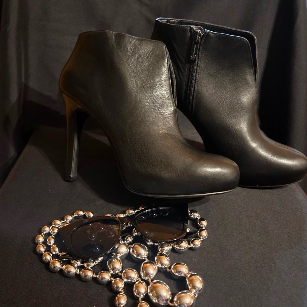 Jessica Simpson Sleek Black Heeled Boots